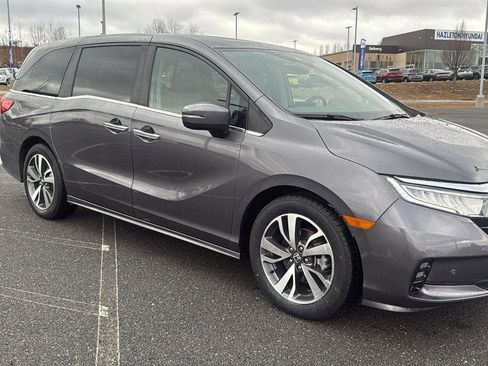 Used 2022 Honda Odyssey Touring image 2