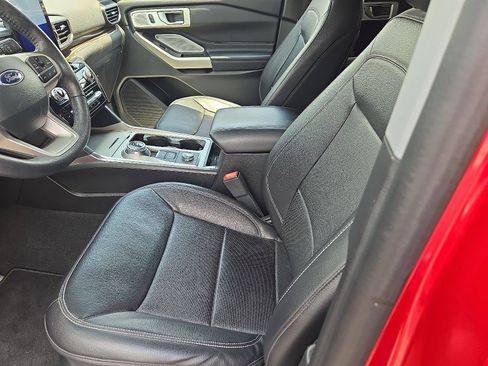 Certified 2023 Ford Explorer Limited w/ Limited Technology Package image 13