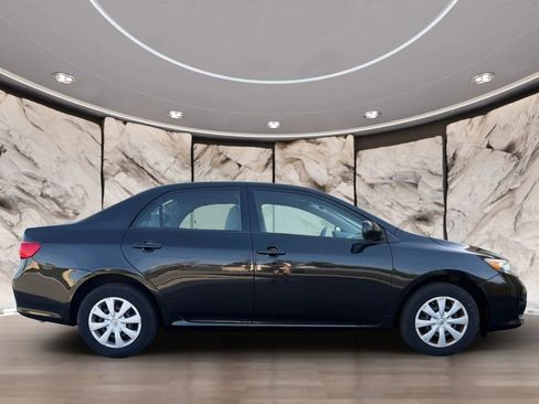 Used 2010 Toyota Corolla LE FWD image 4