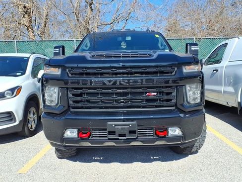 Used 2021 Chevrolet Silverado 2500 LT w/ Midnight Edition image 2