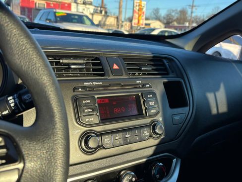 Used 2013 Kia Rio EX image 9