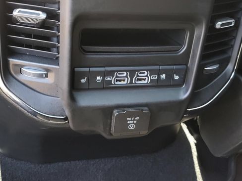 Used 2025 RAM 1500 Limited AWD/4WD image 16