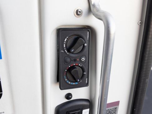 Used 2021 Mercedes-Benz Sprinter 4500 w/ Parking Package image 30