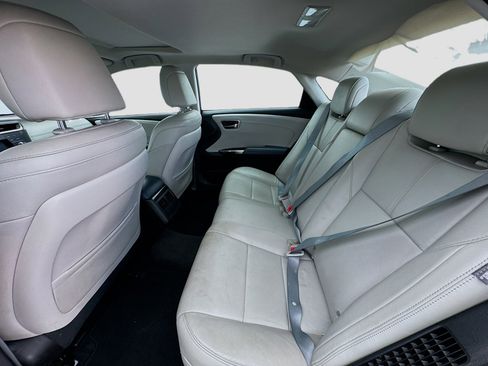 Used 2014 Toyota Avalon XLE Touring FWD image 16