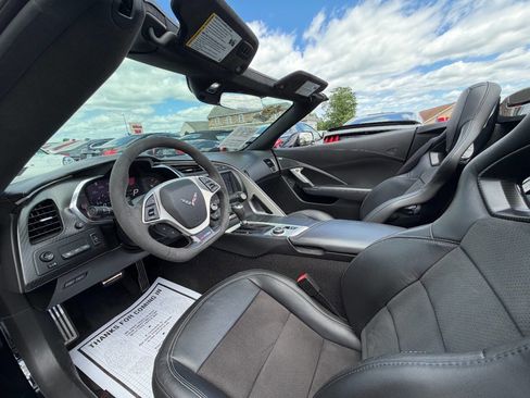 Used 2015 Chevrolet Corvette Z06 w/ 3LZ Preferred Equipment Group RWD image 14