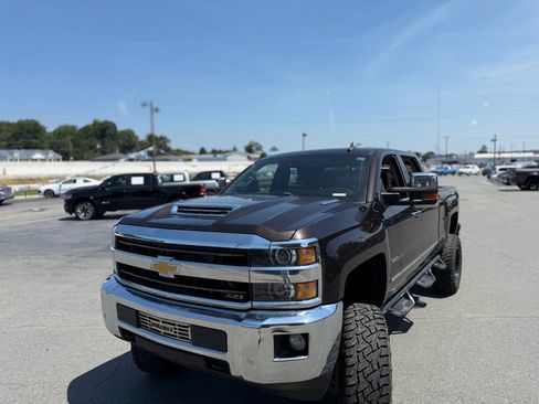 Used 2018 Chevrolet Silverado 2500 LTZ w/ Duramax Plus Package AWD/4WD image 15