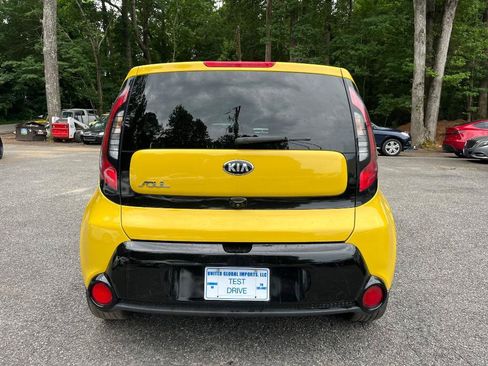 Used 2016 Kia Soul + FWD image 8