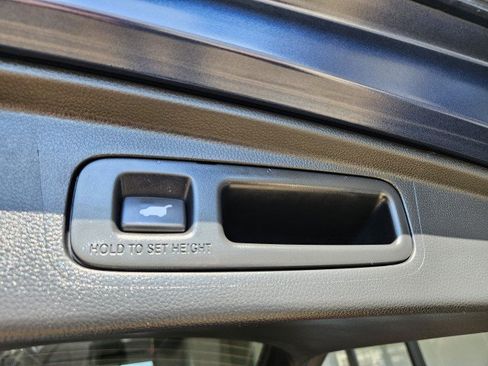 Used 2023 Honda CR-V EX-L image 11