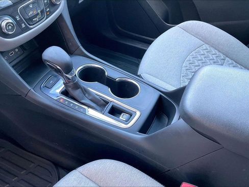 Used 2024 Chevrolet Equinox LS w/ LS Convenience Package AWD/4WD image 17