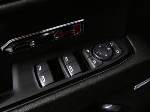 Used 2024 GMC Sierra 1500 AT4 w/ Technology Package AWD/4WD image 17