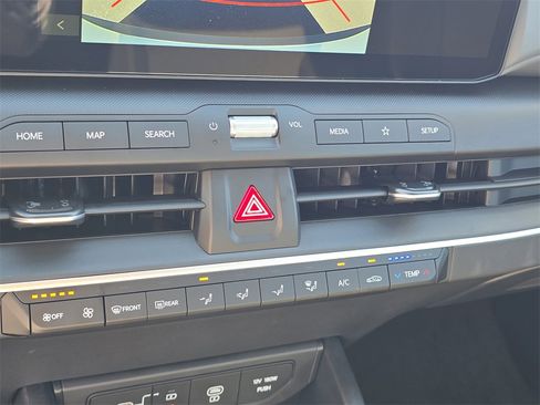 New 2025 Kia K4 LXS image 26