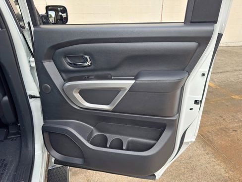 Used 2020 Nissan Titan SL w/ Protection Package 1 AWD/4WD image 44