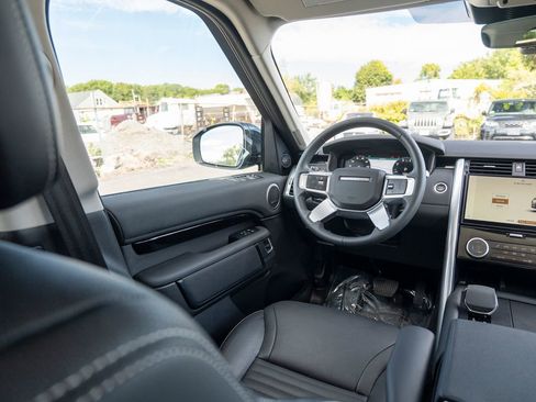 Certified 2024 Land Rover Discovery S image 19