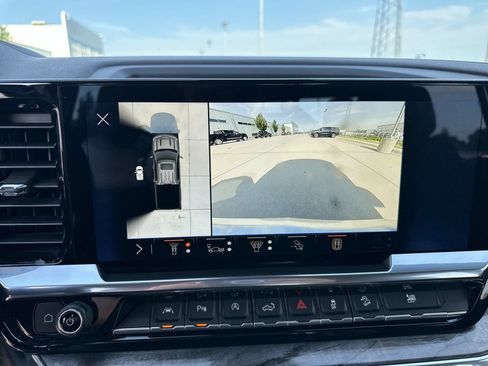 Used 2024 Chevrolet Silverado 1500 LTZ AWD/4WD image 15
