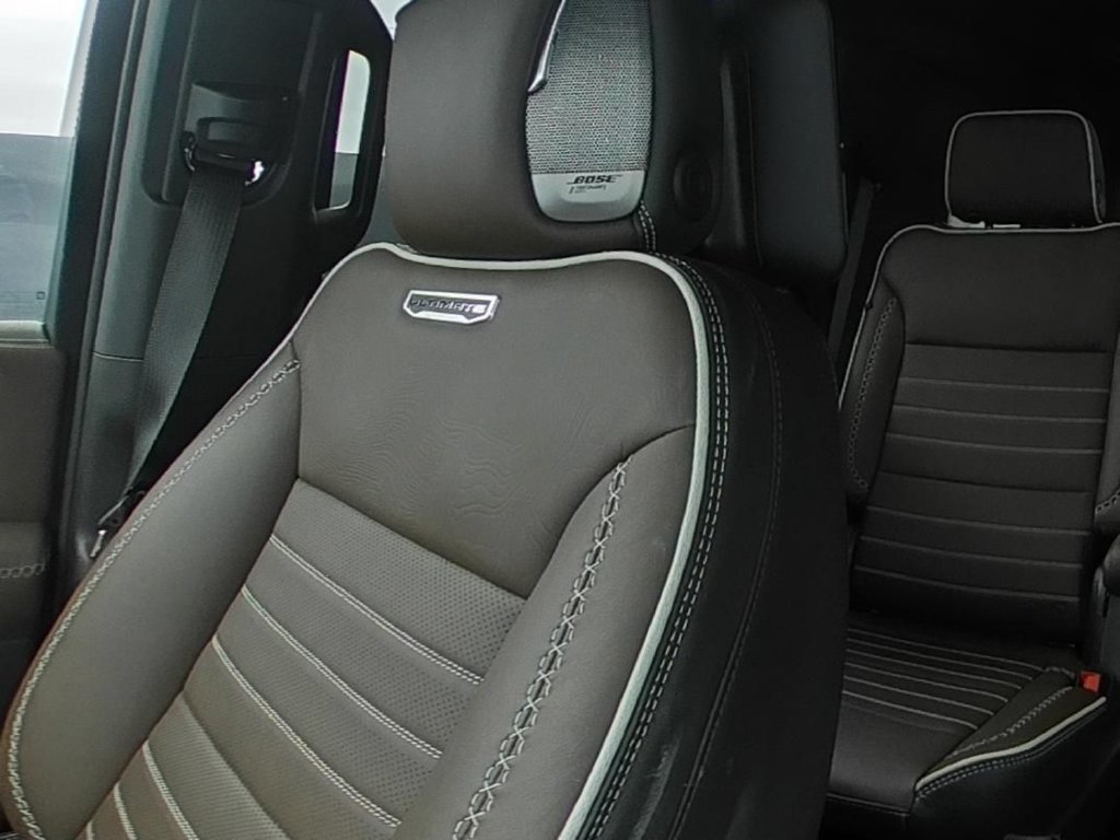 Used 2026 GMC Yukon Denali Ultimate w/ LPO, Floor Liner Package AWD/4WD image 9