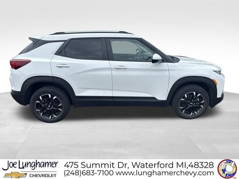Used 2023 Chevrolet TrailBlazer LT w/ Convenience Package AWD/4WD image 2