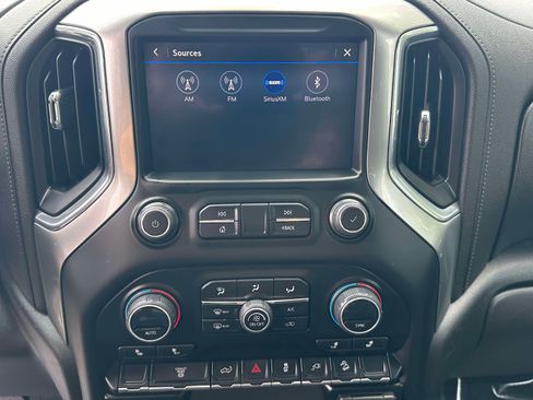 Used 2023 Chevrolet Silverado 2500 LT AWD/4WD image 10