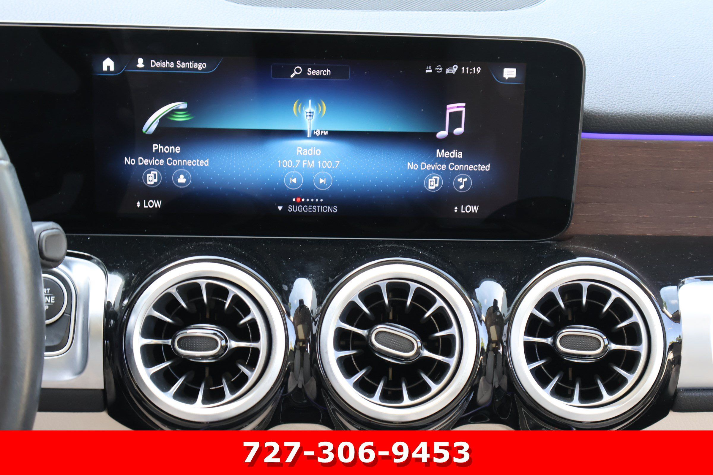 Used 2023 Mercedes-Benz GLB 250 4MATIC w/ Premium Package image 3