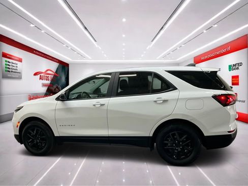 Used 2022 Chevrolet Equinox LS w/ LS Convenience Package AWD/4WD image 4