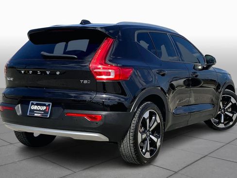 Used 2020 Volvo XC40 T5 Momentum image 13