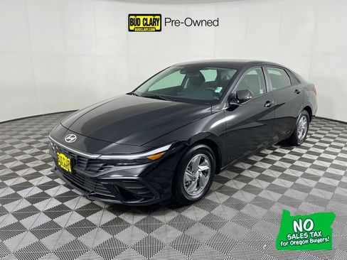 Used 2024 Hyundai Elantra SE image 1