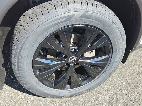 Certified 2023 Nissan Rogue SV w/ SV Premium B Package AWD/4WD image 8
