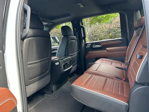 Used 2025 GMC Sierra 2500 Denali Ultimate AWD/4WD image 52