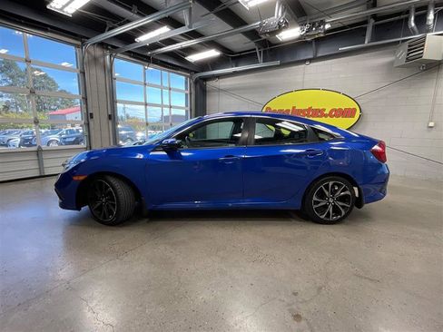 Used 2019 Honda Civic Sport image 2