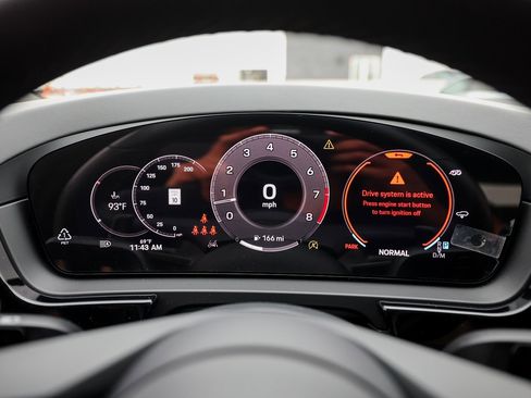 Certified 2024 Porsche Cayenne S image 15