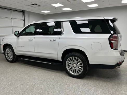 Used 2023 Chevrolet Suburban Premier AWD/4WD image 7
