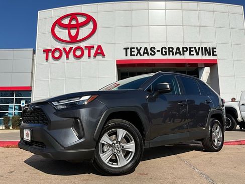 Used 2025 Toyota RAV4 LE image 2