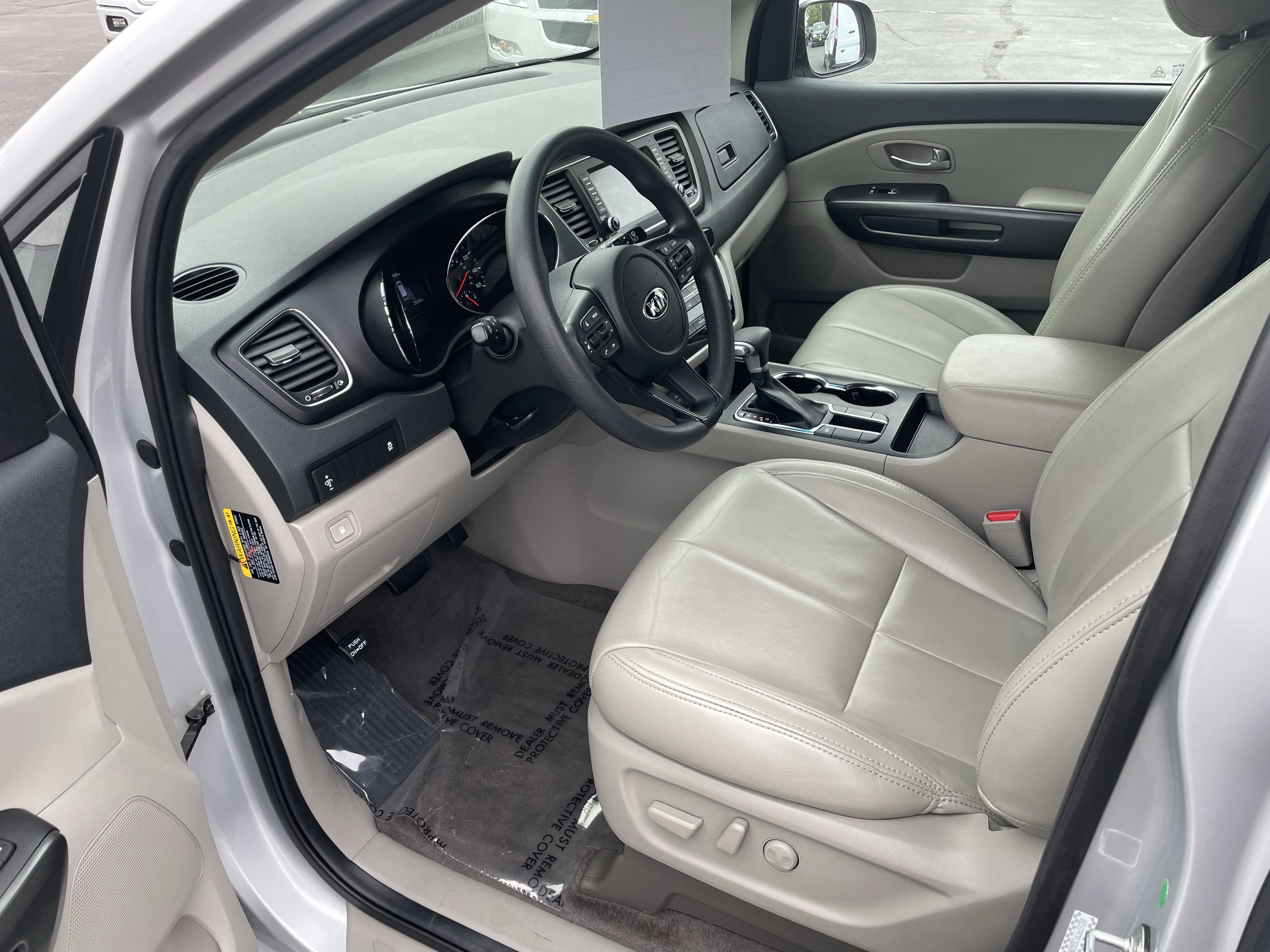 Used 2020 Kia Sedona LX FWD image 12