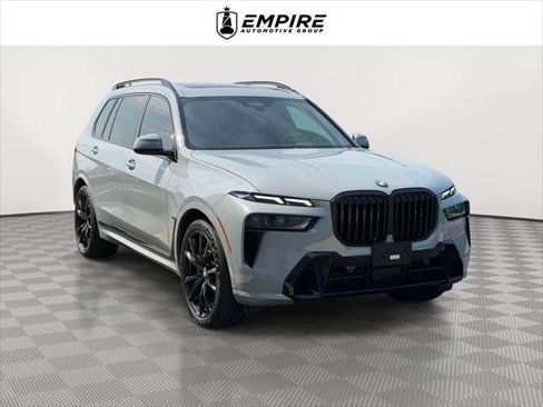 Used 2023 BMW X7 xDrive40i w/ M Sport Package AWD/4WD image 1