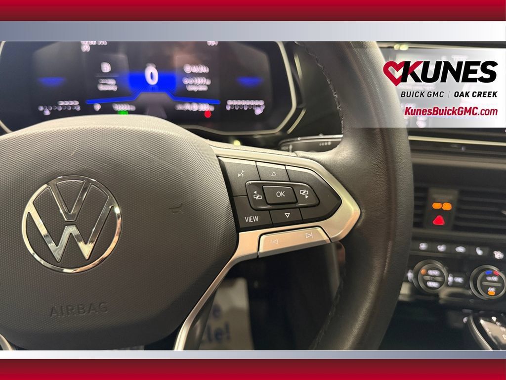 Used 2024 Volkswagen Jetta SE FWD image 18