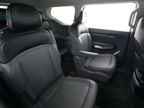 Used 2026 Kia EV9 Light RWD image 5