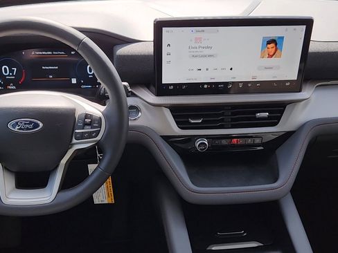 New 2025 Ford Explorer Active w/ Active Comfort Package image 17