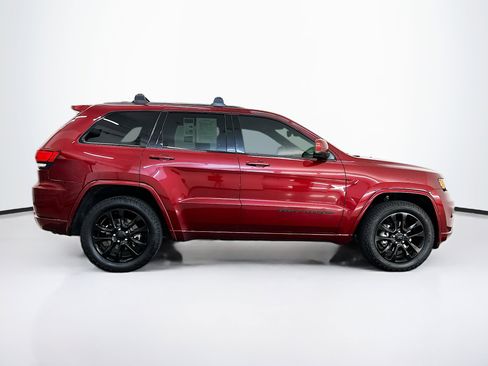Used 2020 Jeep Grand Cherokee Altitude image 10