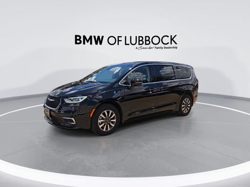 Used 2024 Chrysler Pacifica Limited FWD image 4