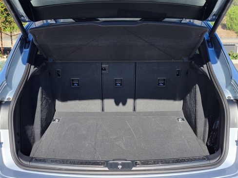 Used 2025 Porsche Macan image 28