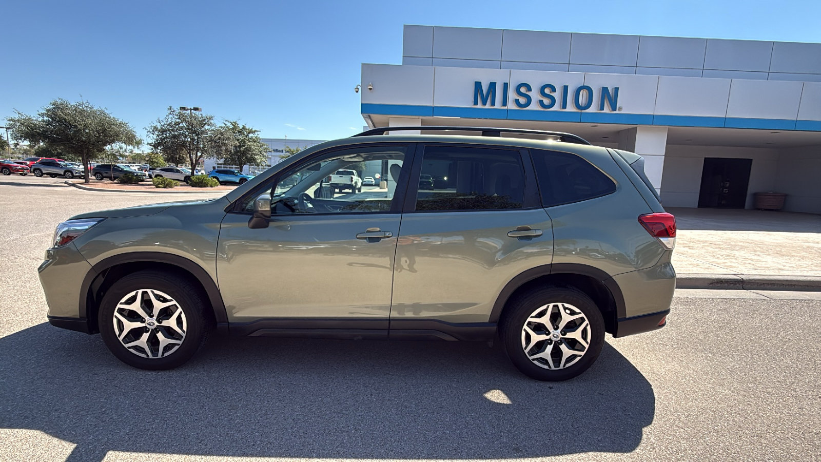 Used 2021 Subaru Forester Premium w/ Popular Package #1 AWD/4WD image 3