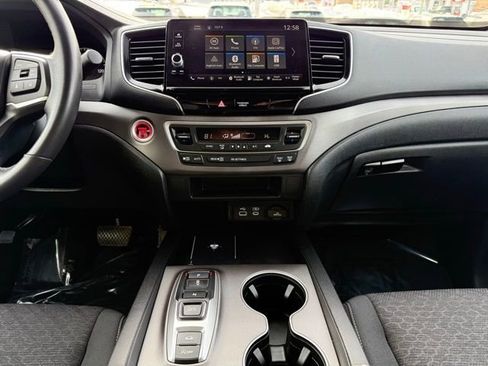 Used 2025 Honda Ridgeline Sport image 24