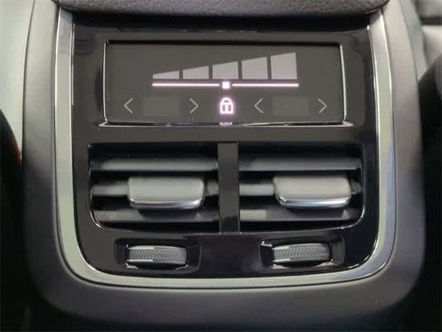 Used 2018 Volvo XC60 T6 Inscription w/ Convenience Package image 42