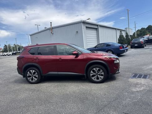 Used 2023 Nissan Rogue SV FWD image 4
