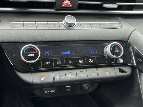 Used 2023 Hyundai Elantra SEL w/ Convenience Package image 7