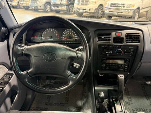 Used 2000 Toyota 4Runner SR5 AWD/4WD image 19