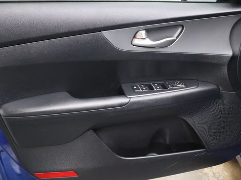 Used 2019 Kia Forte LXS FWD image 15