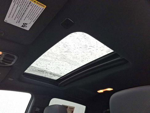 New 2025 Chevrolet Colorado Z71 w/ Midnight Edition image 9