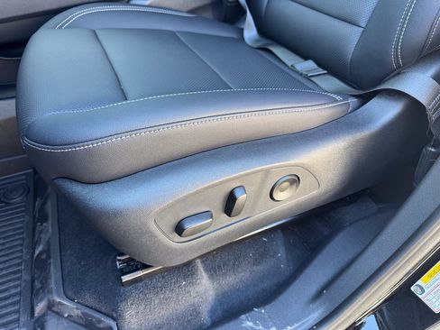 New 2026 Chevrolet Traverse LT w/ Midnight/Sport Edition AWD/4WD image 14
