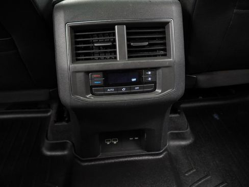Used 2019 Volkswagen Atlas SEL AWD/4WD image 17
