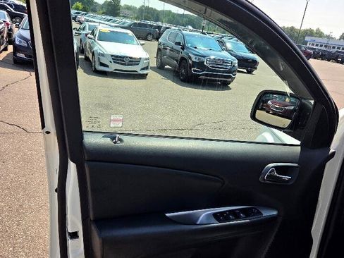 Used 2013 Dodge Journey SXT w/ Flexible Seating Group image 10